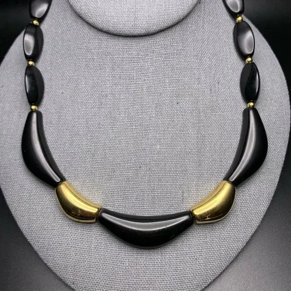 Vintage Trifari Beaded Necklace - Picture 3 of 6